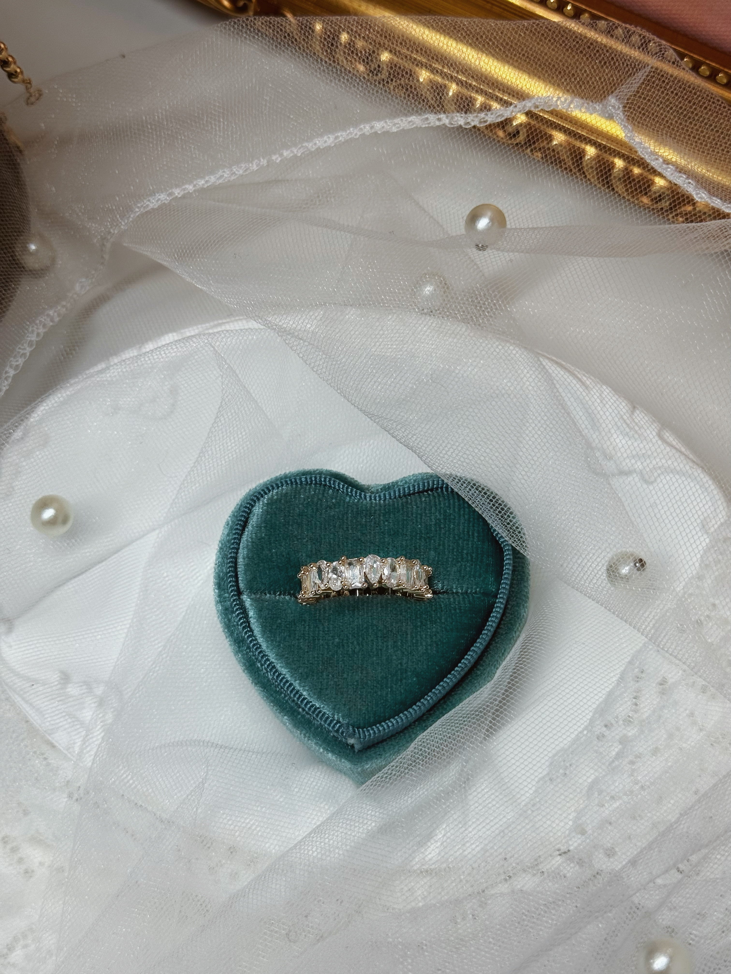 Infinity Gold Ring with Mixed Stones | Oval, Princess & Pearl